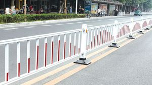 道路隔离护栏8